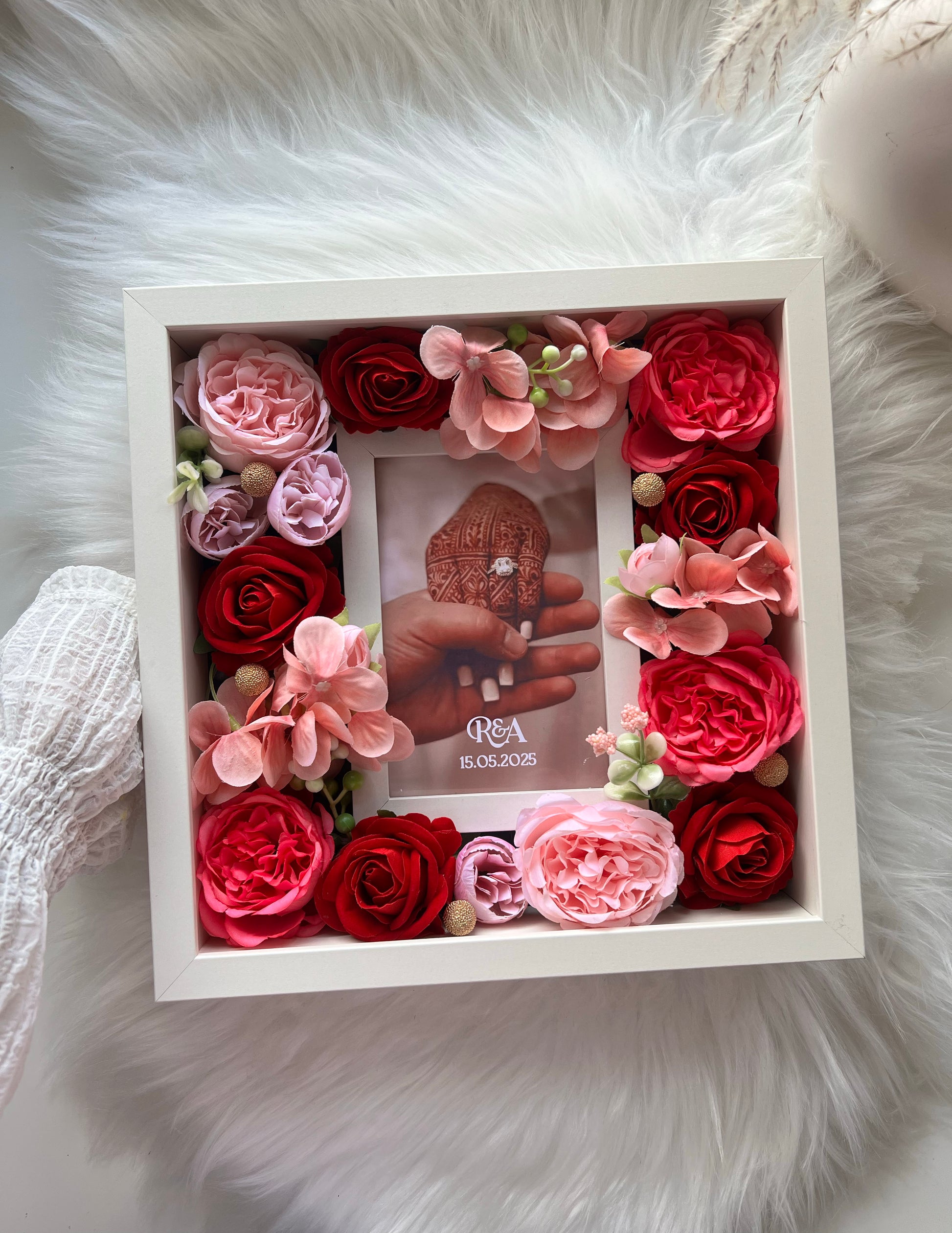 Red & Pink Mix Flower Box Frame