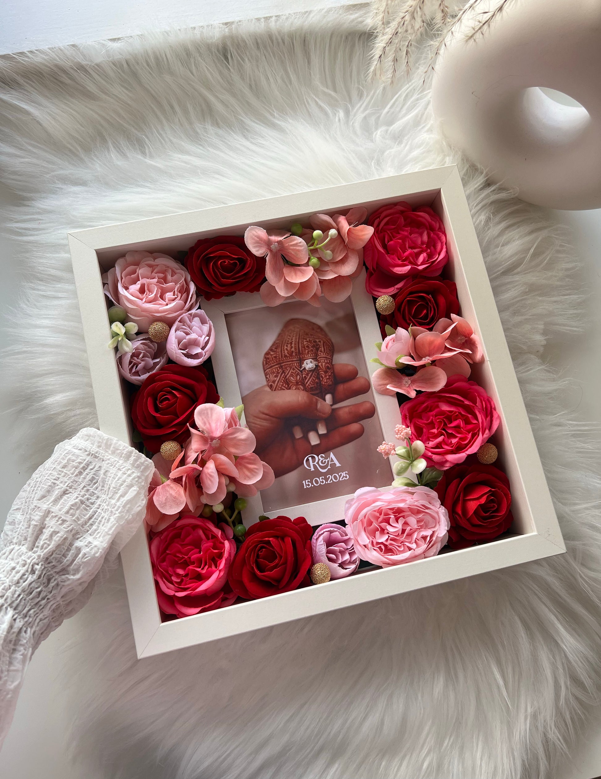 Red & Pink Mix Flower Box Frame